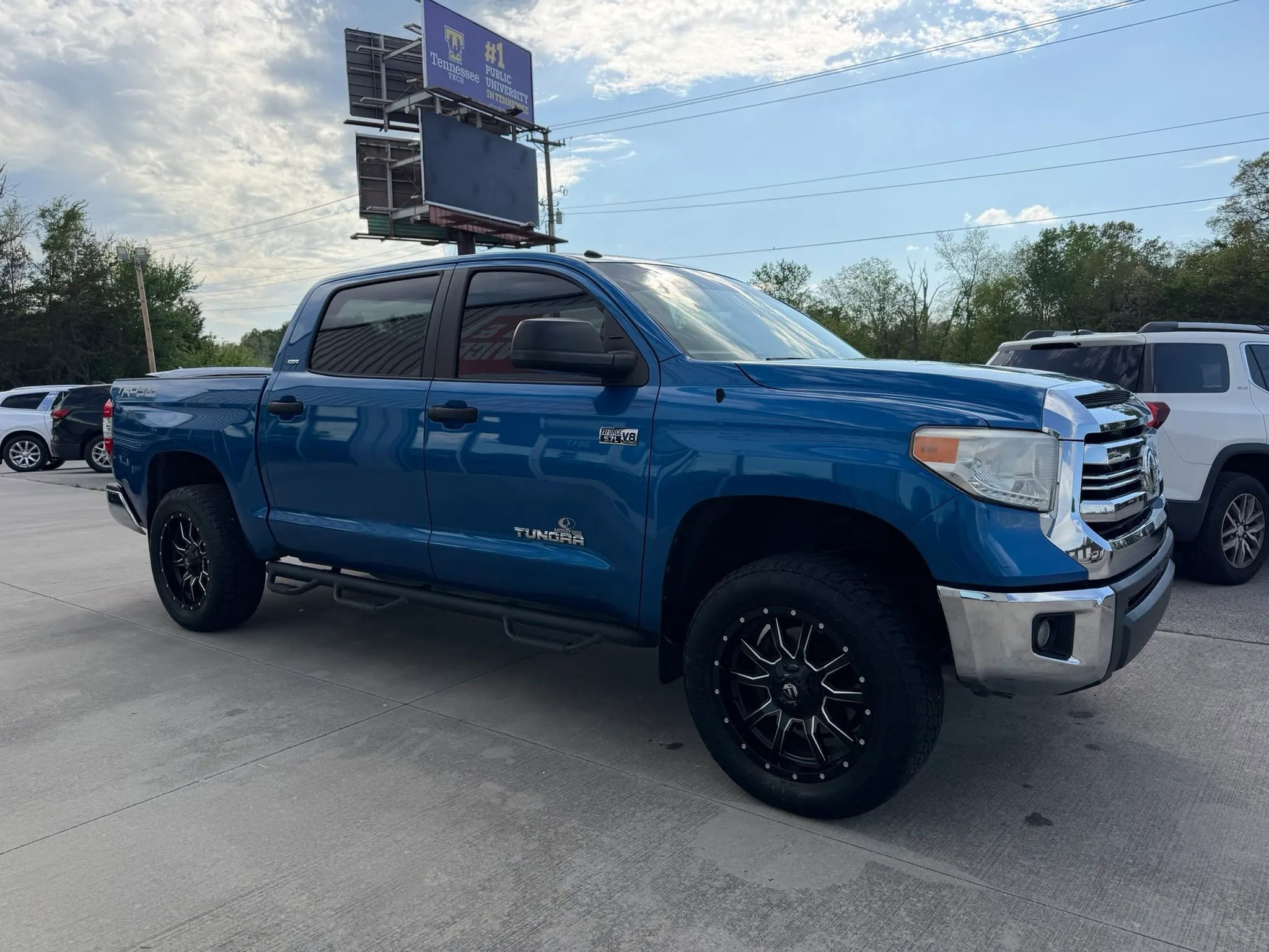 Used 2016 Toyota Tundra SR5 w/ TRD Off Road Package image 38