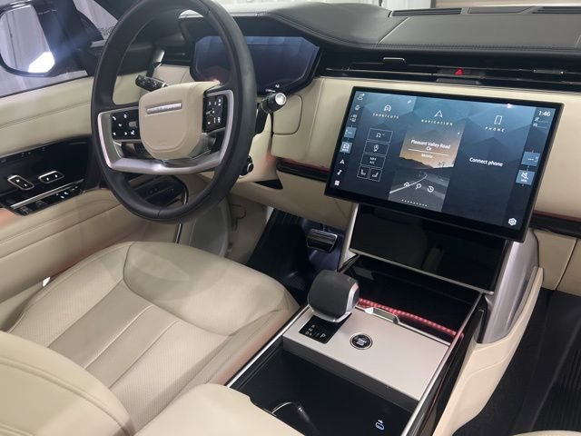 Used 2025 Land Rover Range Rover Long Wheelbase SE image 23