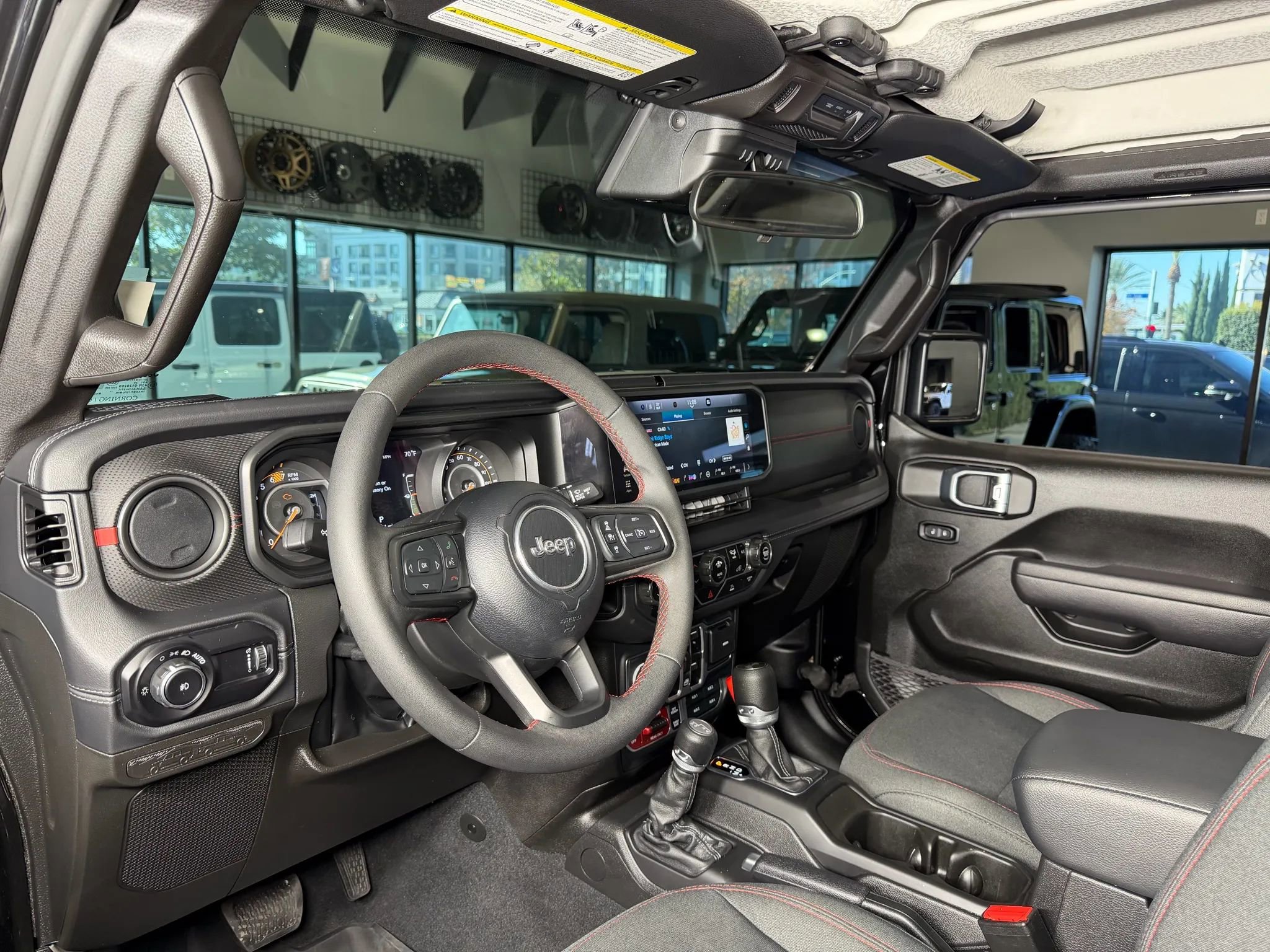 Used 2024 Jeep Wrangler Unlimited Rubicon image 14