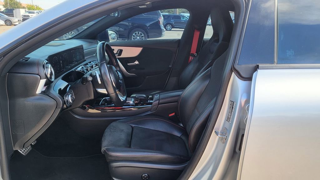 Used 2023 Mercedes-Benz CLA 35 AMG 4MATIC image 24