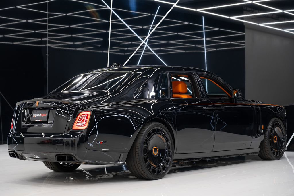 Used 2025 Rolls-Royce Phantom Sedan RWD image 18