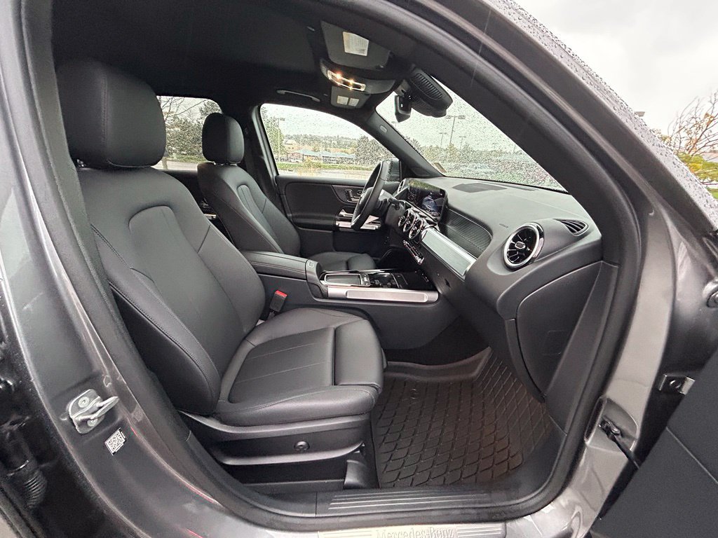 Used 2026 Mercedes-Benz GLB 250 4MATIC image 31