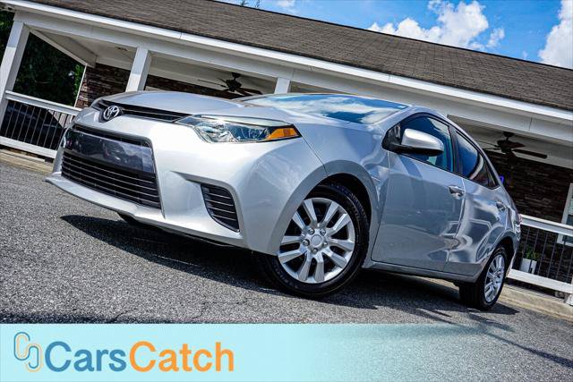Used 2015 Toyota Corolla LE FWD image 3