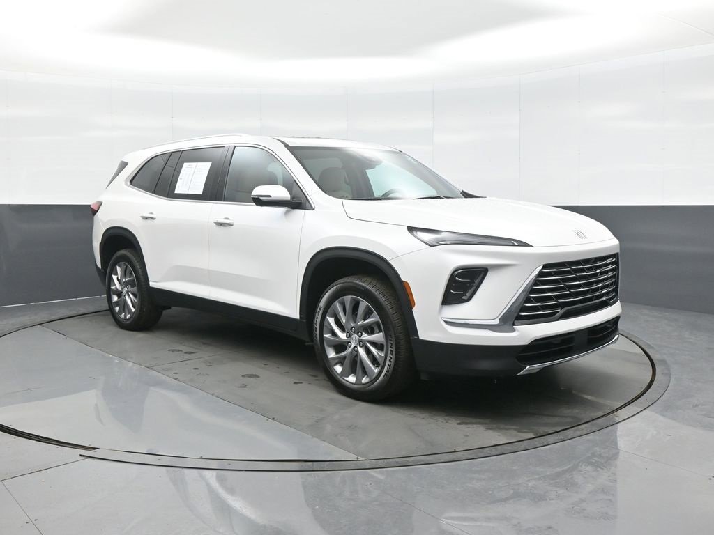 Used 2025 Buick Enclave Preferred w/ Power Package image 1