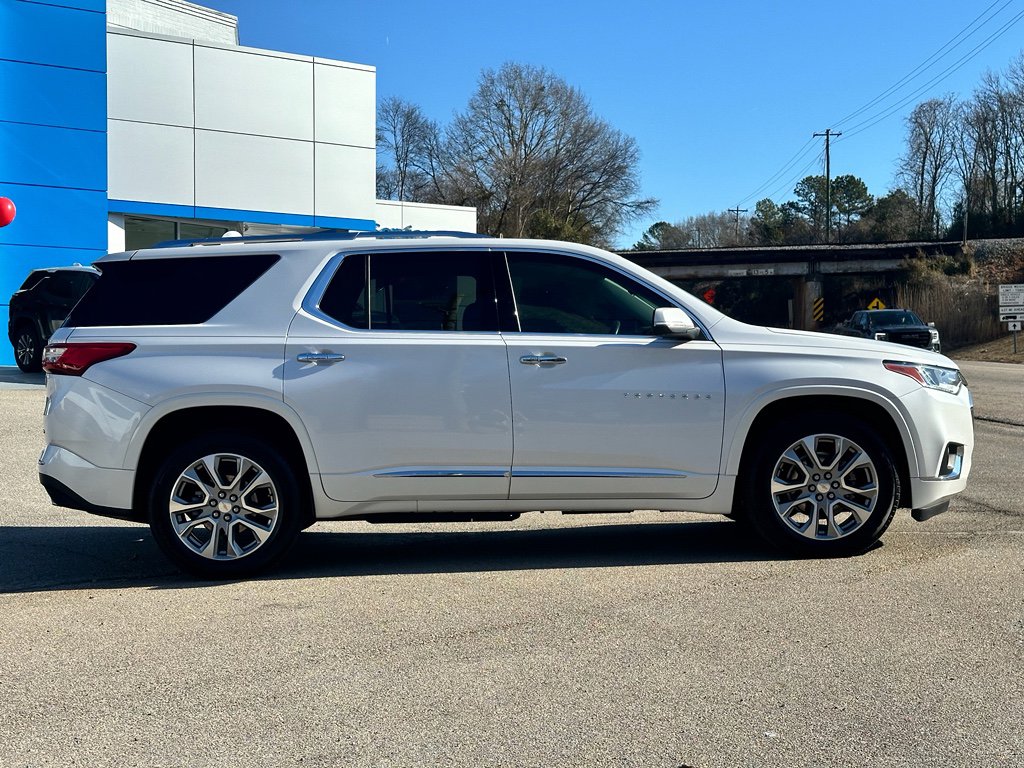 Used 2021 Chevrolet Traverse Premier image 2