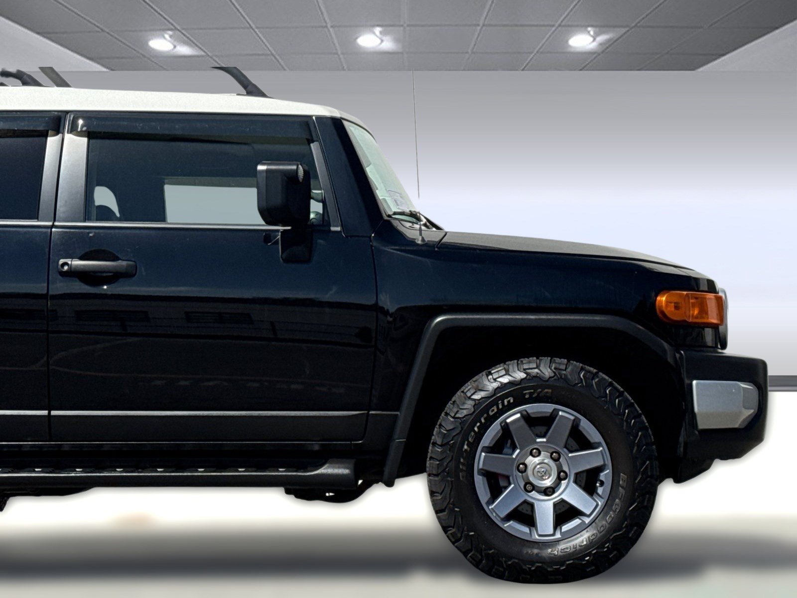 Used 2014 Toyota FJ Cruiser 4WD w/ Upgrade Package image 34