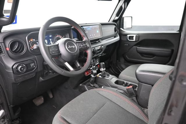 Used 2025 Jeep Wrangler Unlimited Rubicon AWD/4WD image 14