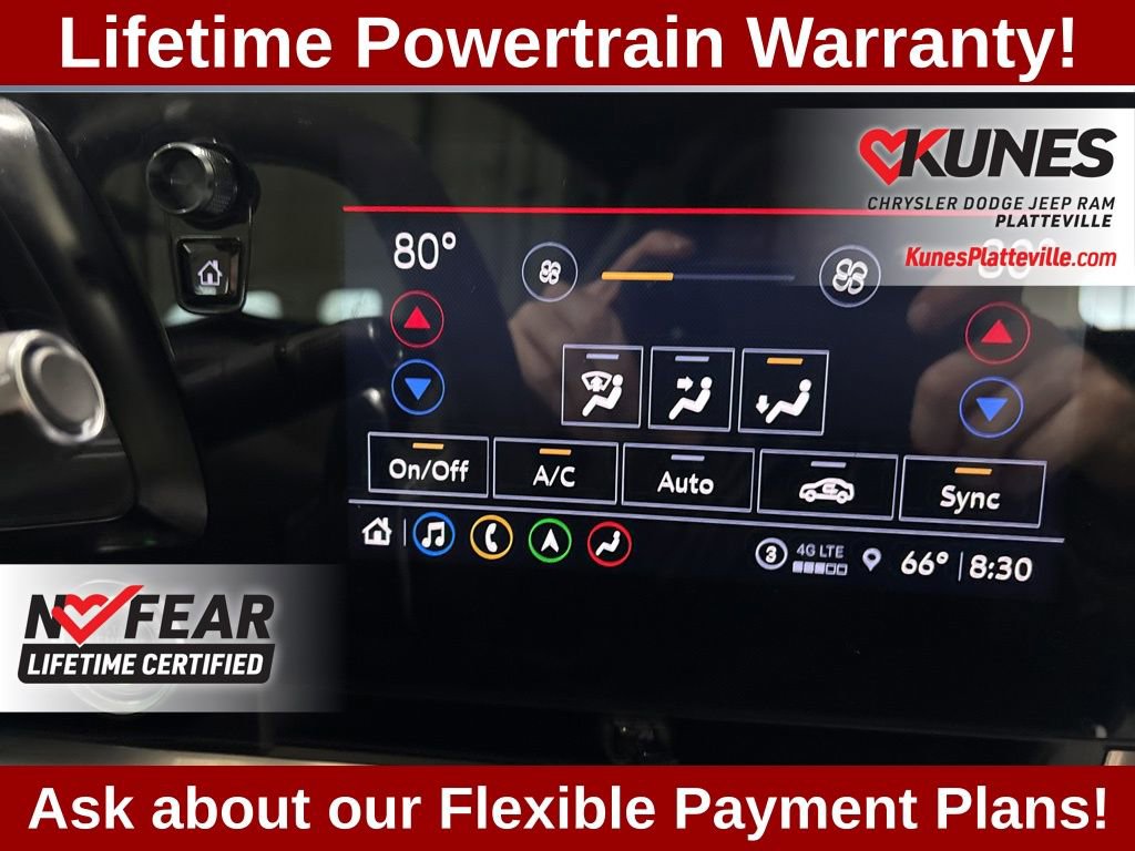 Used 2022 Chevrolet Corvette Stingray Premium Cpe w/ 3LT image 24