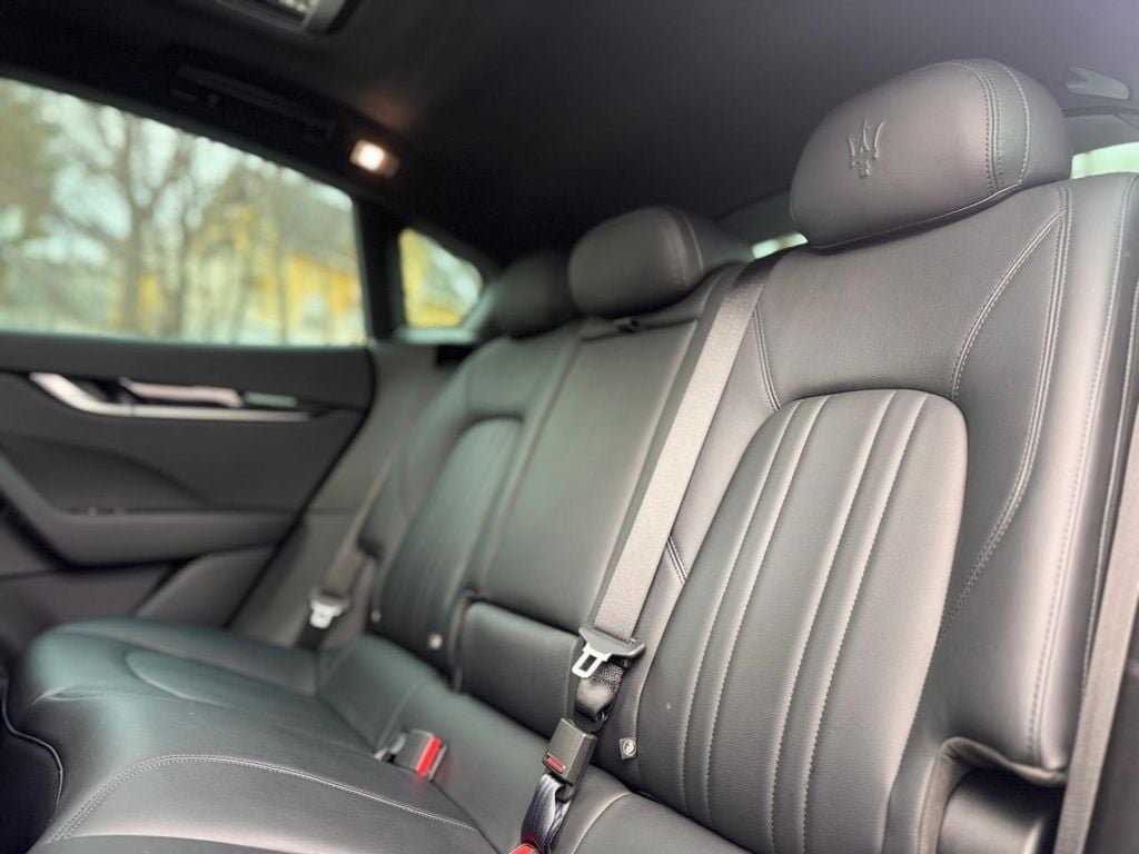 Used 2023 Maserati Levante GT AWD/4WD image 23