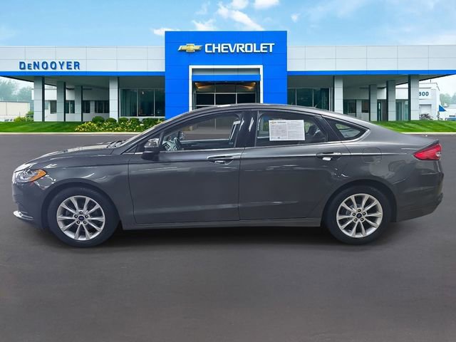 Used 2017 Ford Fusion SE image 10
