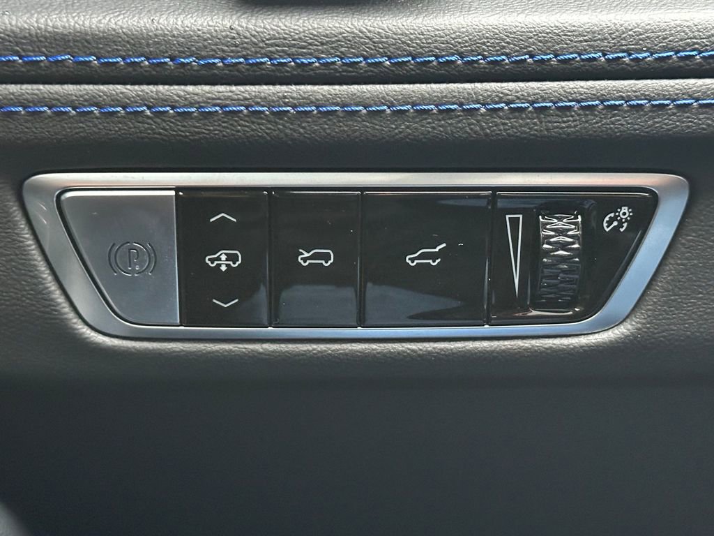 Used 2025 Cadillac Escalade IQ Luxury 1 image 34