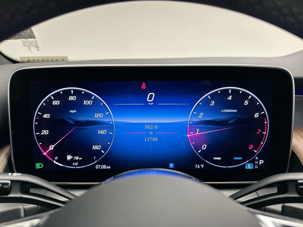 Used 2025 Mercedes-Benz GLC 300 4MATIC image 30