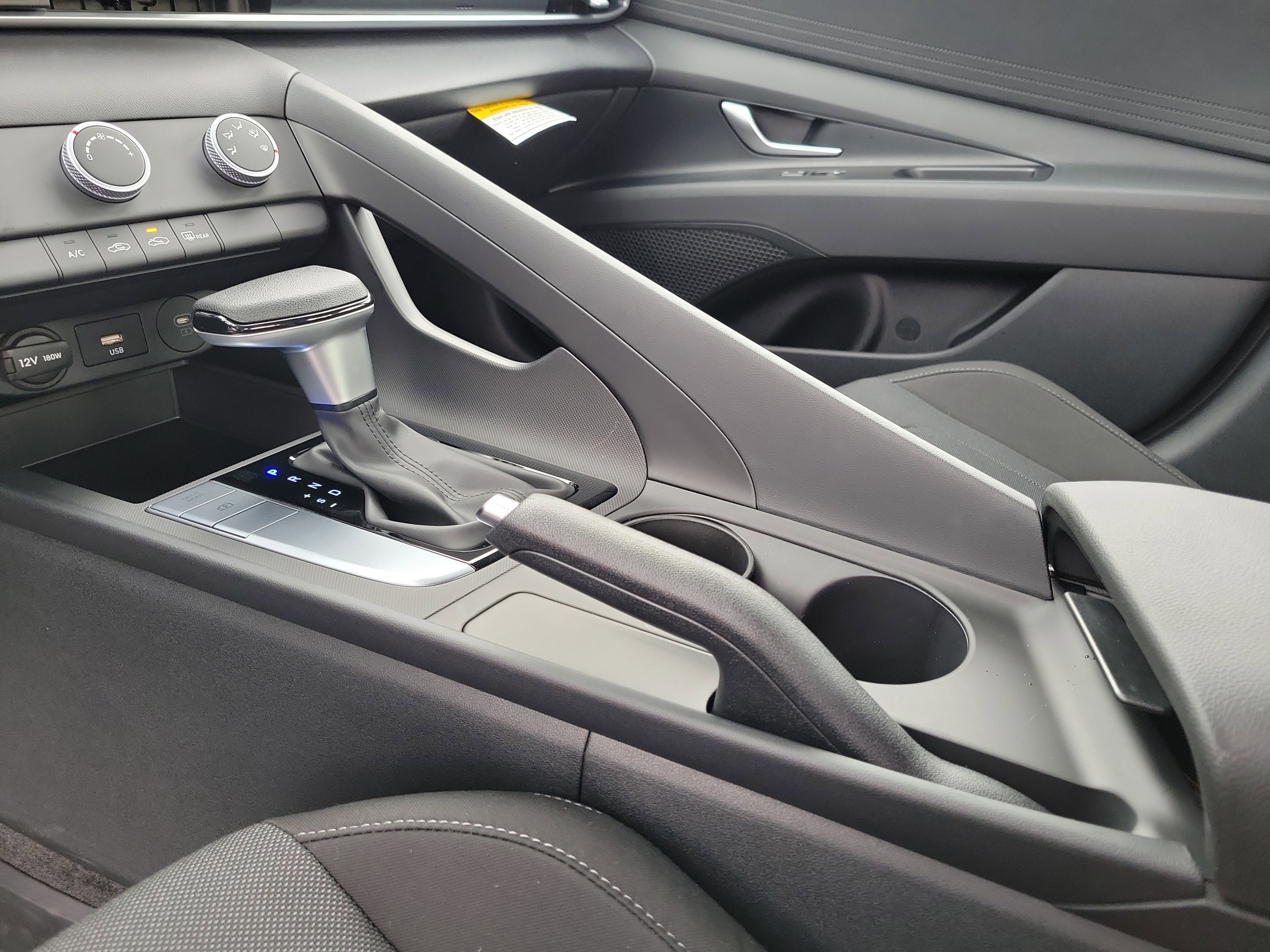 New 2026 Hyundai Elantra SE image 12