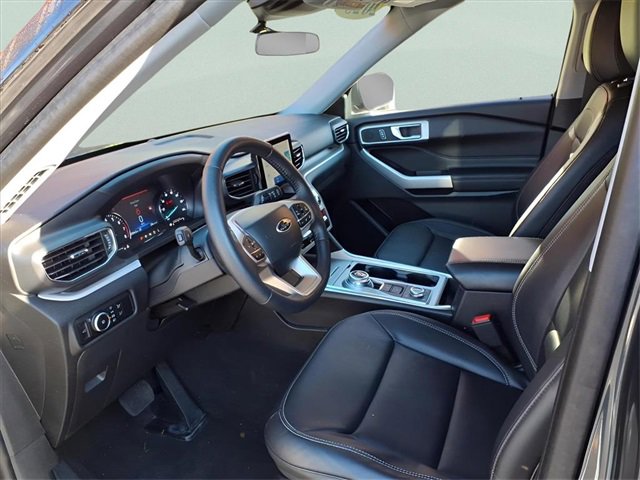 Used 2023 Ford Explorer XLT w/ Equipment Group 202A image 10