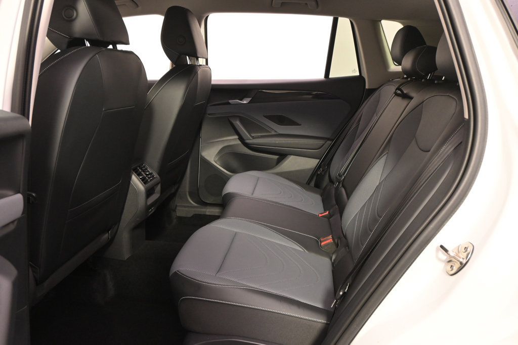 Used 2026 Volkswagen Tiguan SE AWD/4WD image 21