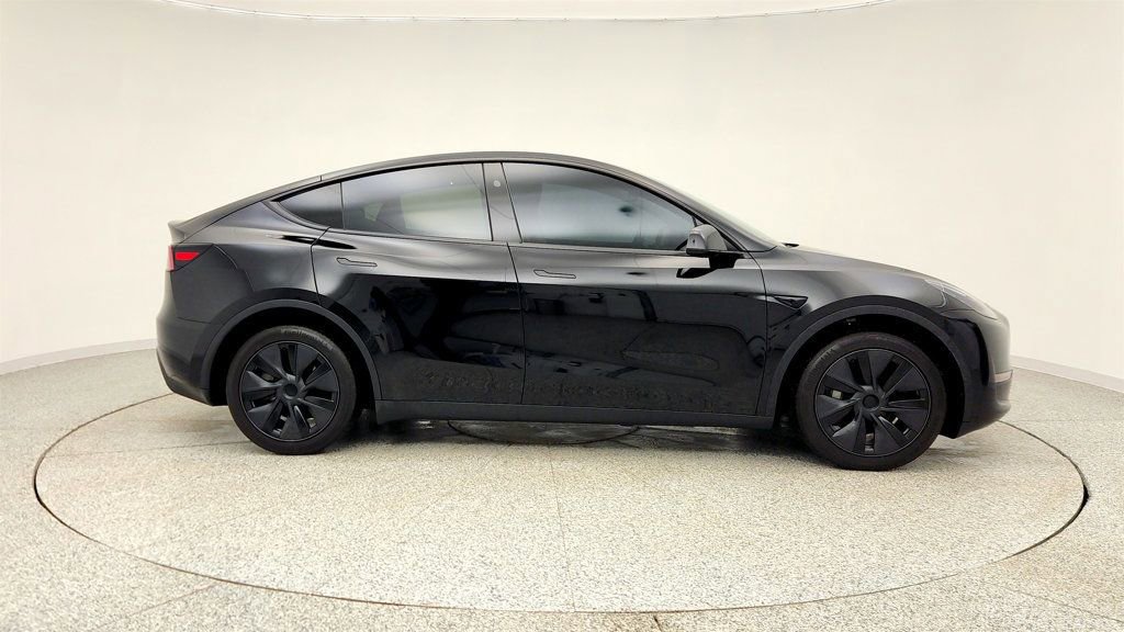 Used 2025 Tesla Model Y Long Range AWD/4WD image 4