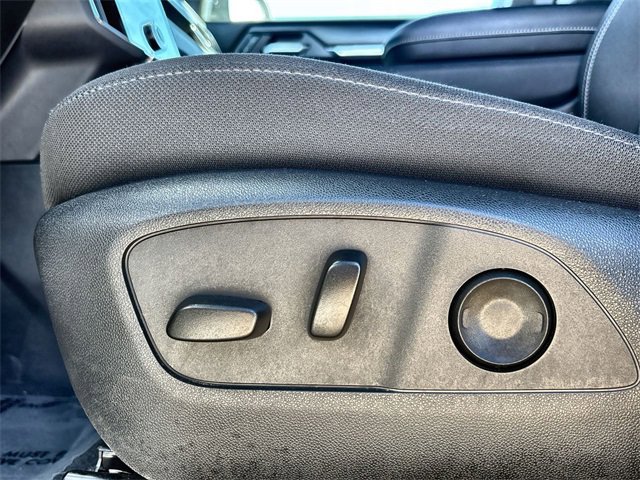 Used 2025 GMC Acadia Elevation image 12