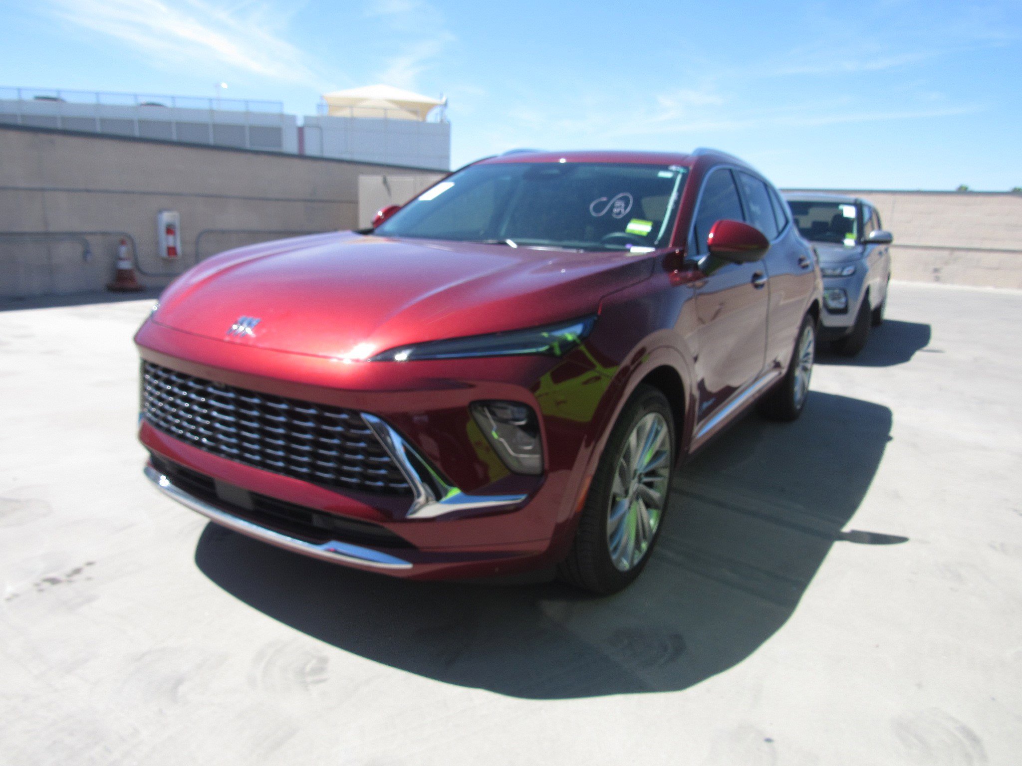 Used 2024 Buick Envision Avenir image 1