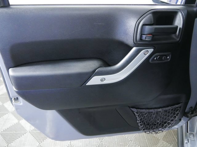 Used 2014 Jeep Wrangler Unlimited Rubicon w/ Dual Top Group AWD/4WD image 19