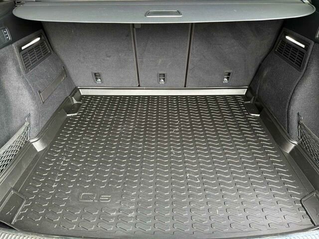 Used 2023 Audi SQ5 Premium Plus w/ Premium Plus Package image 19