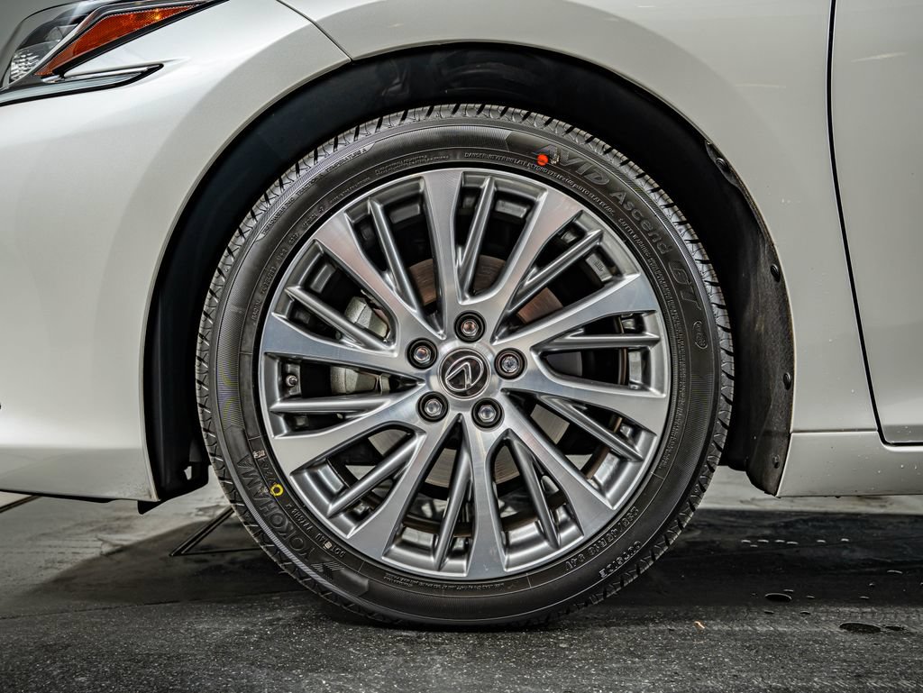 Used 2019 Lexus ES 350 w/ Premium Package FWD image 10