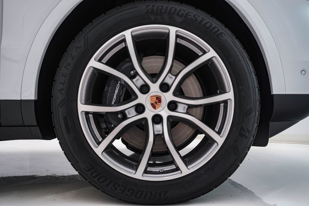 New 2026 Porsche Cayenne Coupe AWD/4WD image 13