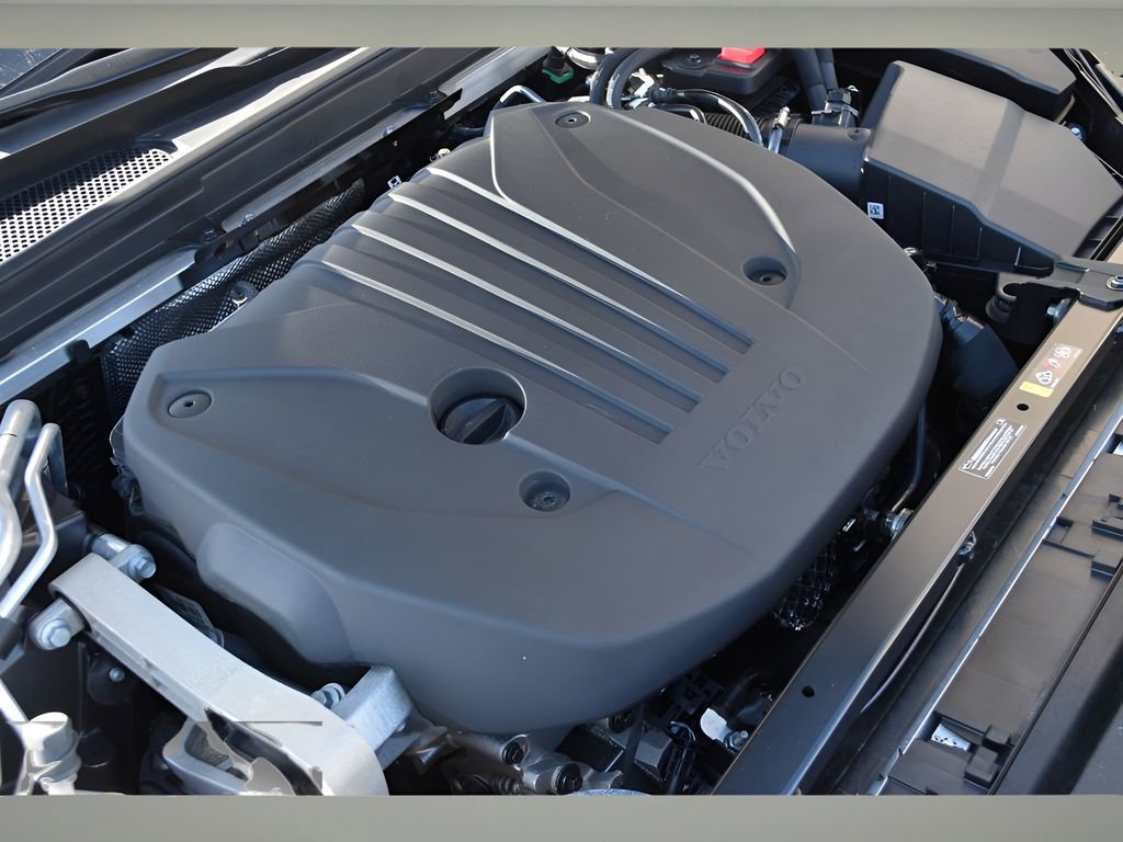 Used 2025 Volvo S60 B5 Plus FWD image 23