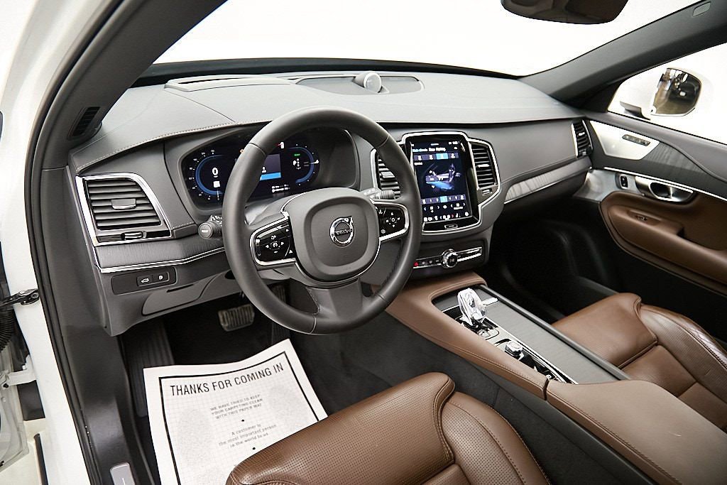 Certified 2024 Volvo XC90 T8 Ultimate w/ Protection Package image 12