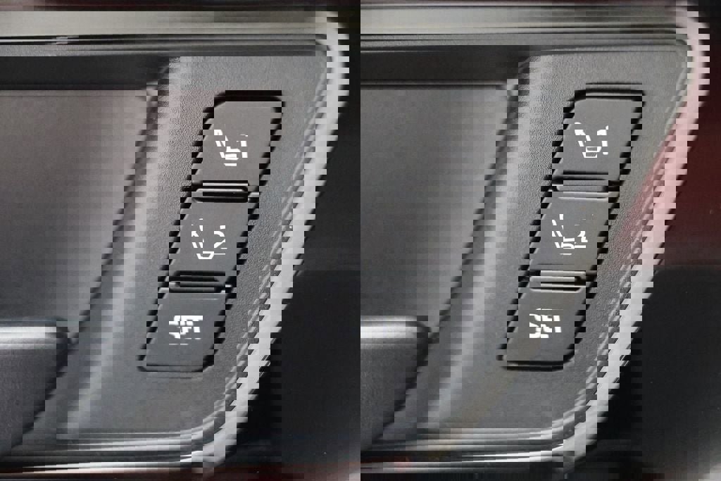 Used 2023 Subaru Solterra Touring image 28