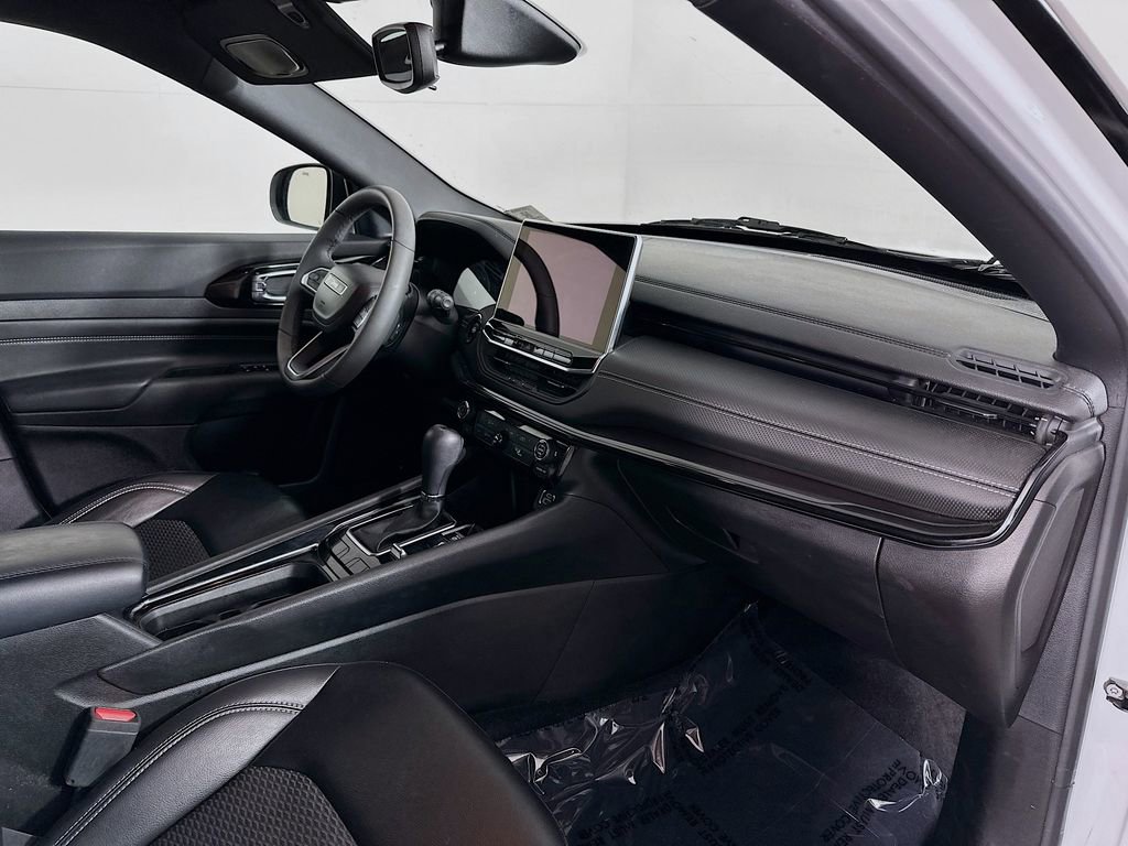 Used 2023 Jeep Compass Altitude image 38