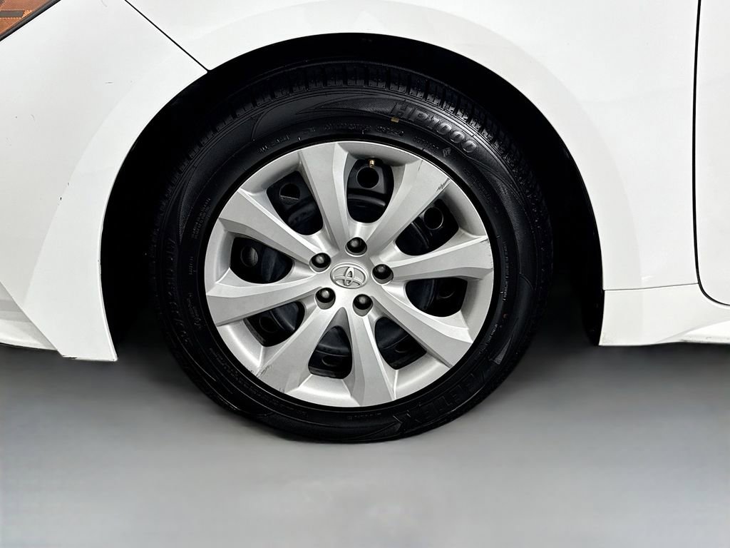 Used 2024 Toyota Corolla LE image 19