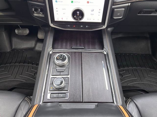 Used 2024 Ford Expedition Max Platinum AWD/4WD image 24