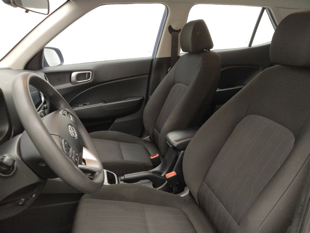 Used 2024 Hyundai Venue SE image 17