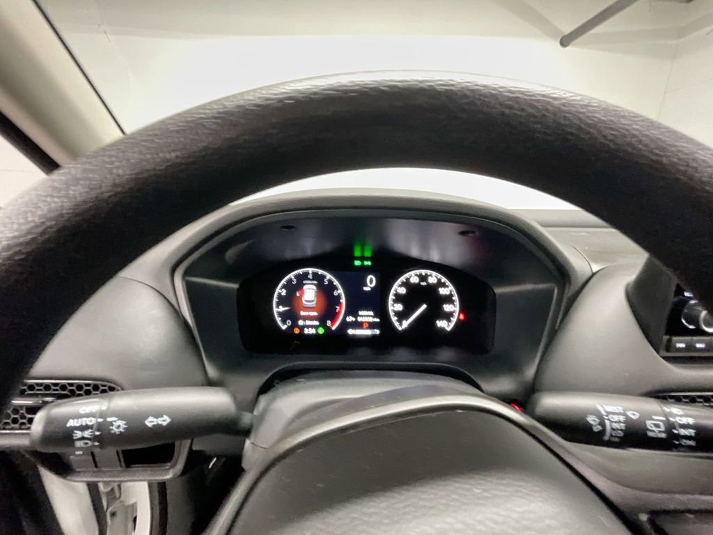 Used 2025 Honda HR-V LX image 11