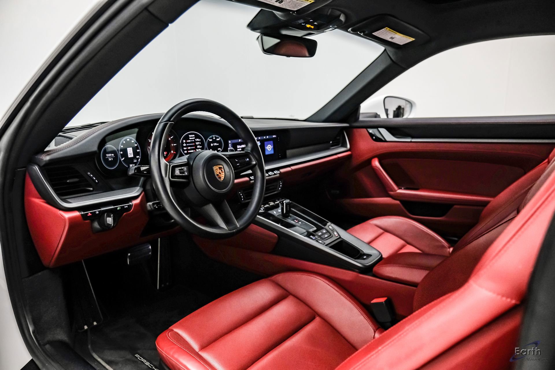 Used 2020 Porsche 911 Carrera RWD image 2