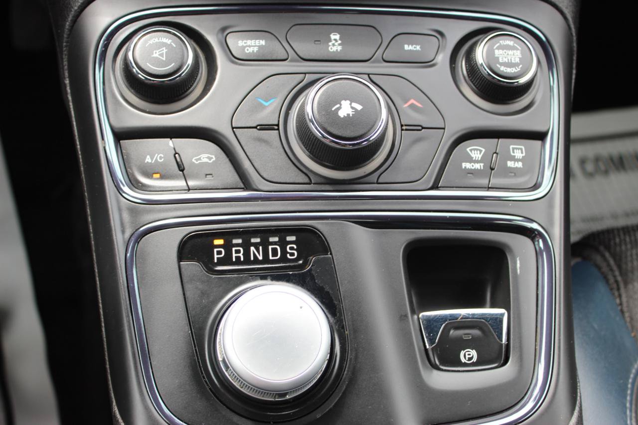 Used 2016 Chrysler 200 S AWD/4WD image 29