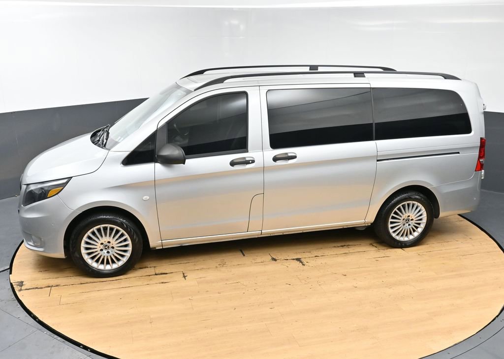 Used 2018 Mercedes-Benz Metris Passenger image 47