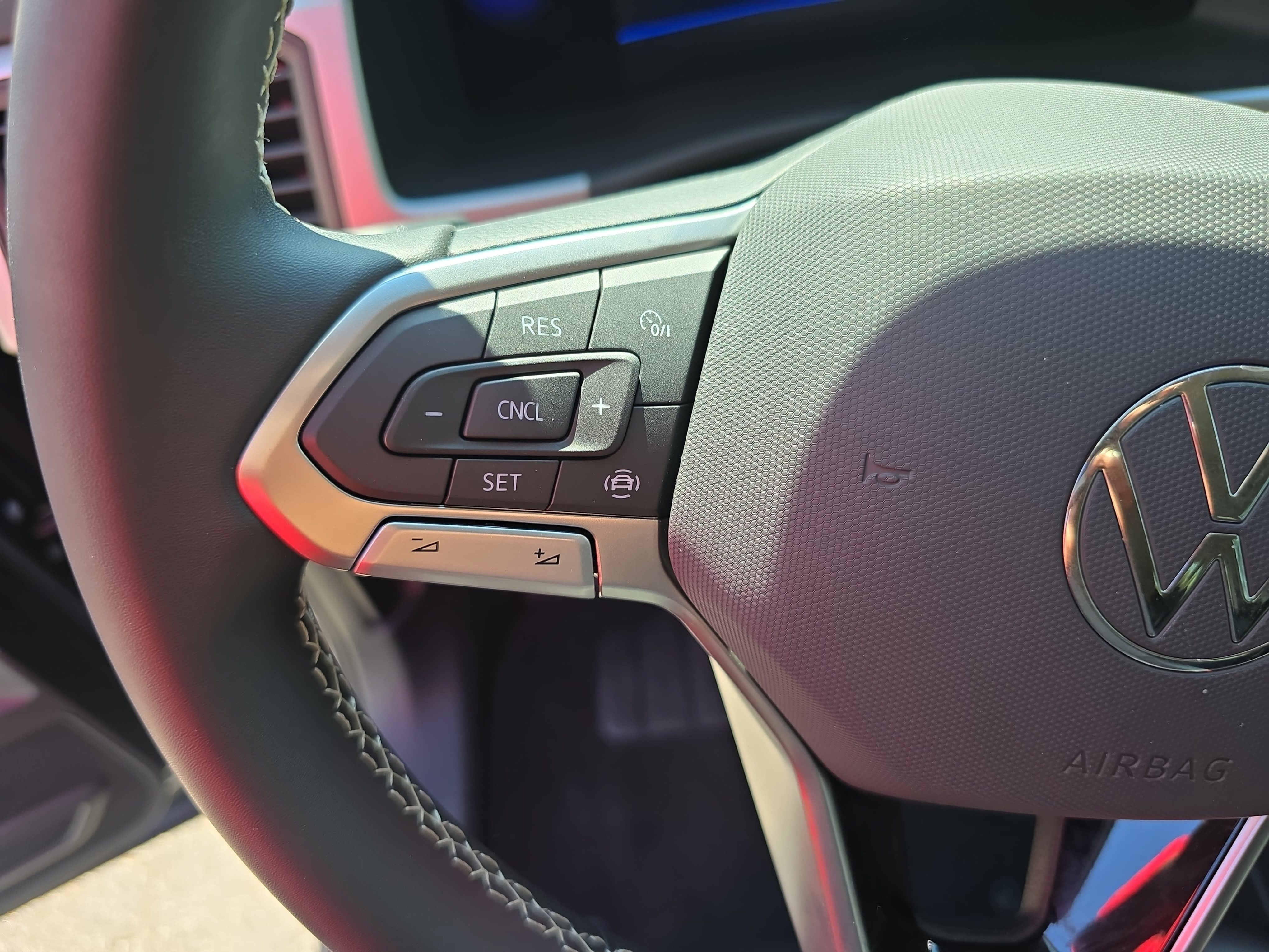 Used 2023 Volkswagen Atlas SE image 18