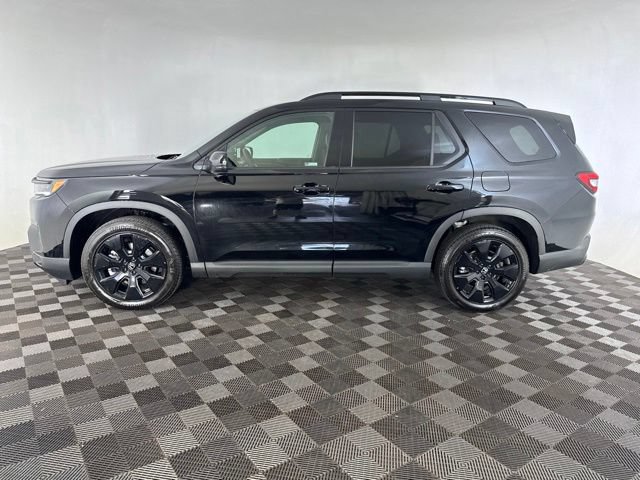 Certified 2026 Honda Pilot Black Edition image 10