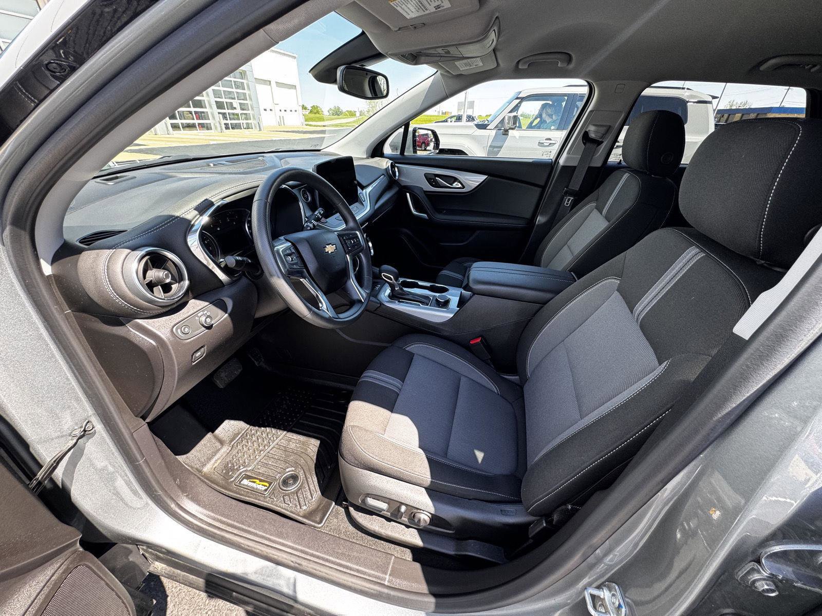 Used 2024 Chevrolet Blazer LT w/ Convenience Package image 9