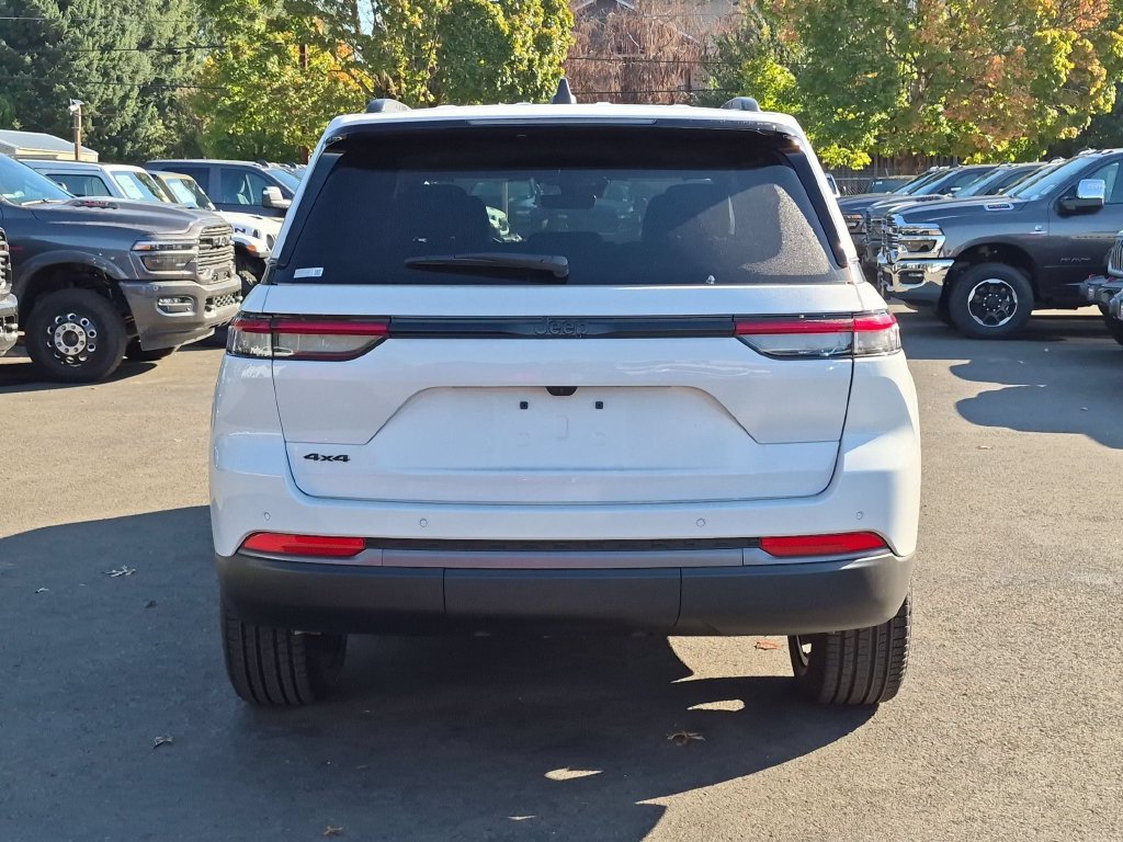 New 2026 Jeep Grand Cherokee Limited w/ Limited Altitude Package AWD/4WD image 6