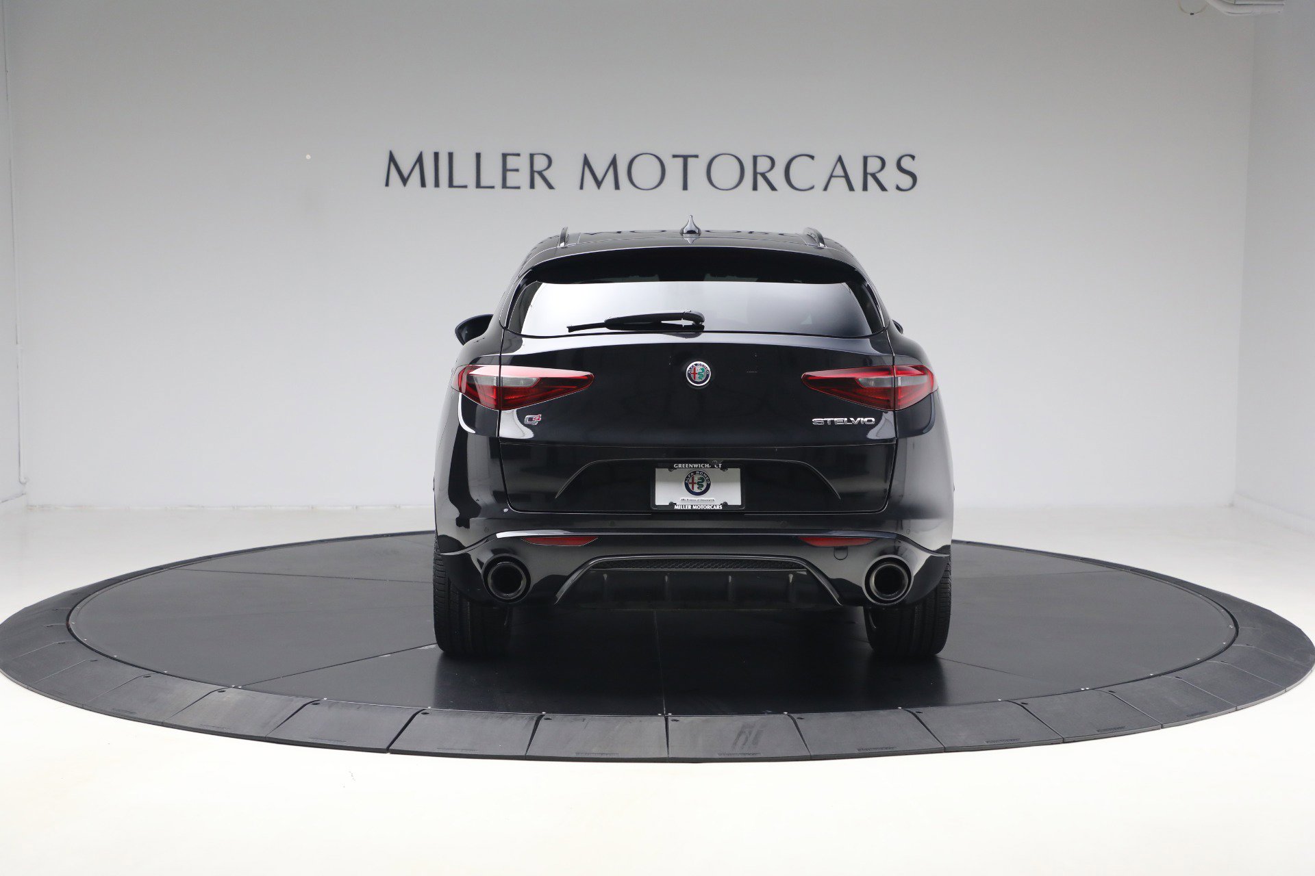 Used 2023 Alfa Romeo Stelvio Veloce AWD/4WD image 8