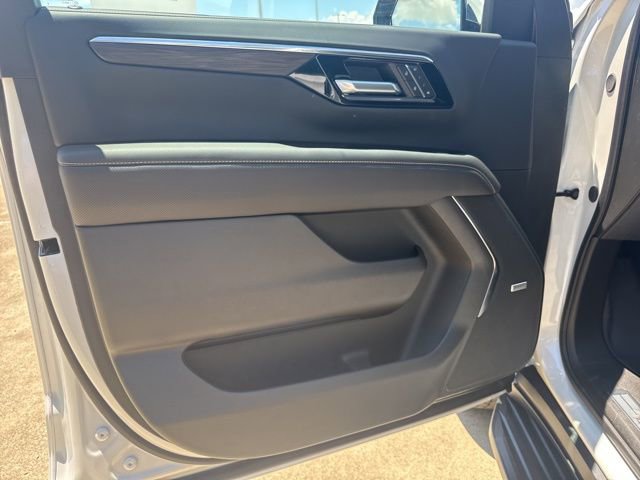 New 2025 Chevrolet Suburban Premier image 29