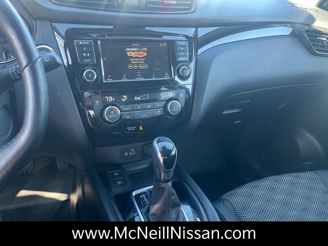 Used 2022 Nissan Rogue Sport SV w/ Technology Package image 22