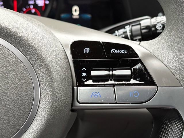 Used 2023 Hyundai Elantra SEL image 18