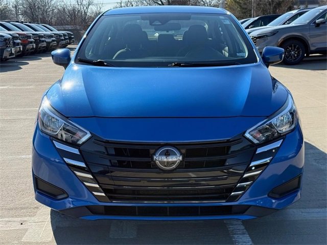 Used 2023 Nissan Versa SV image 9