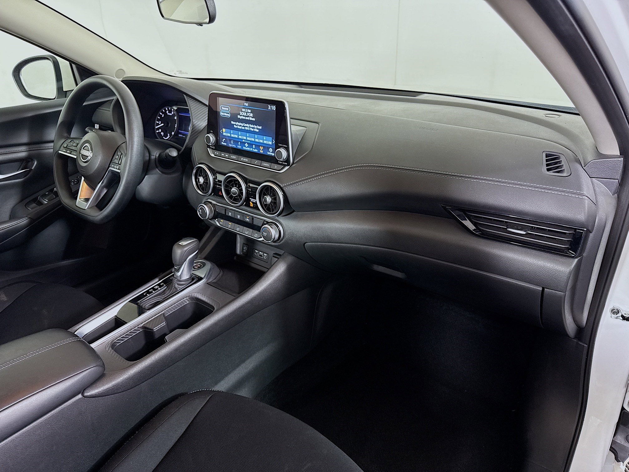 Used 2024 Nissan Sentra SV image 30