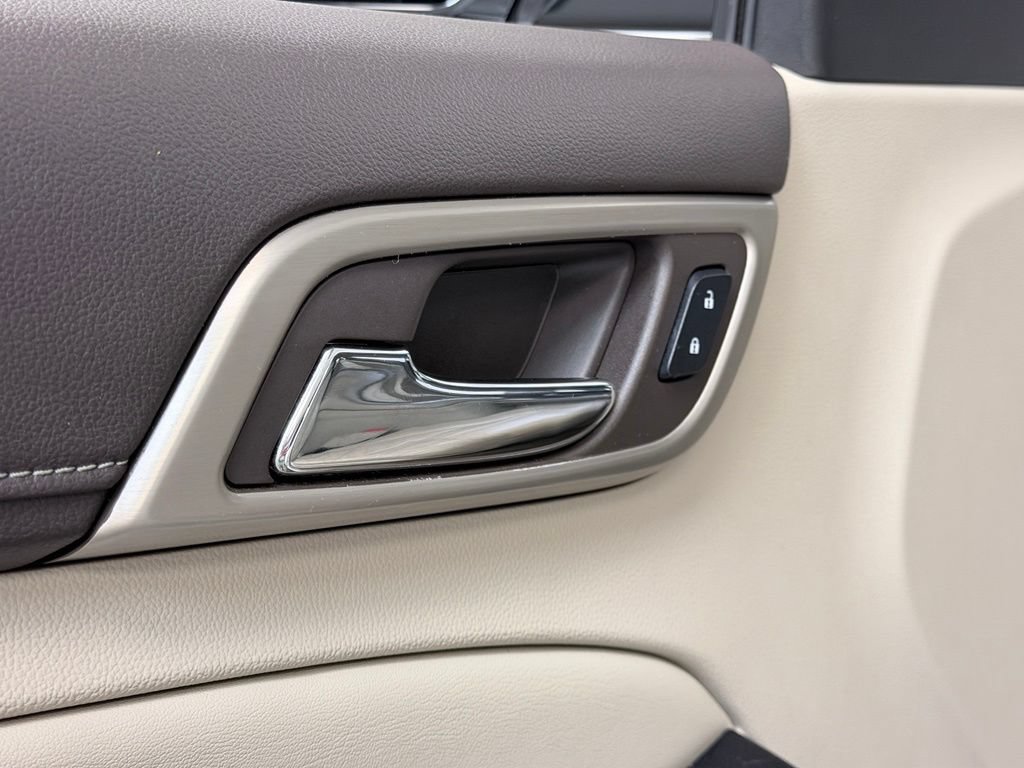 Used 2018 GMC Yukon Denali AWD/4WD image 9
