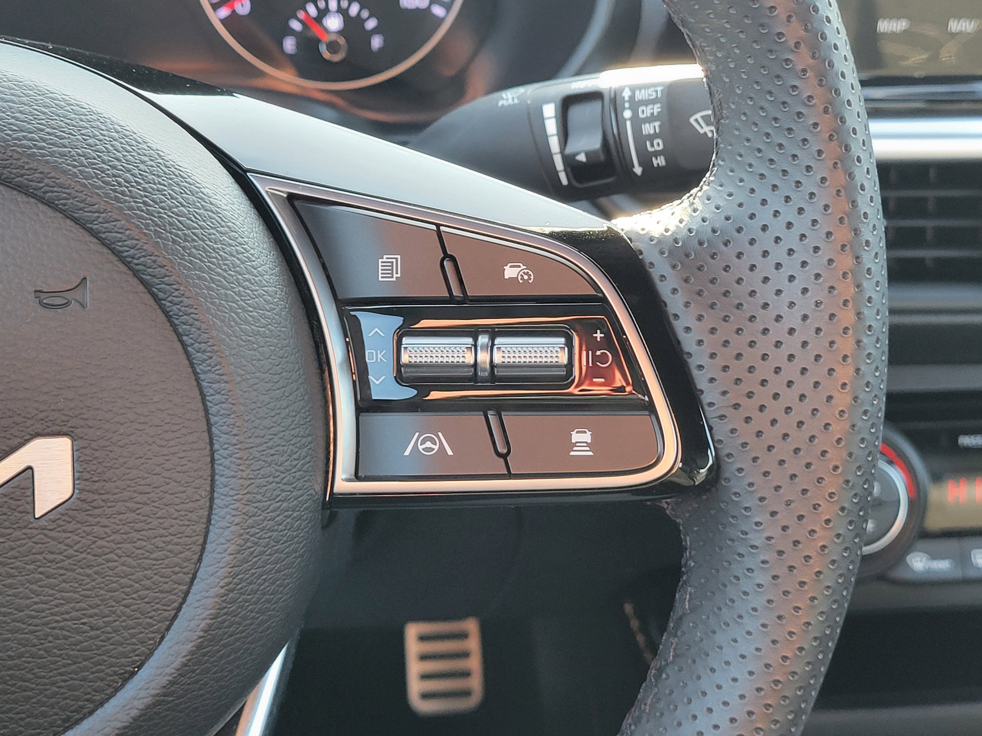 Used 2023 Kia Forte GT-Line w/ GT-Line Technology Package image 23