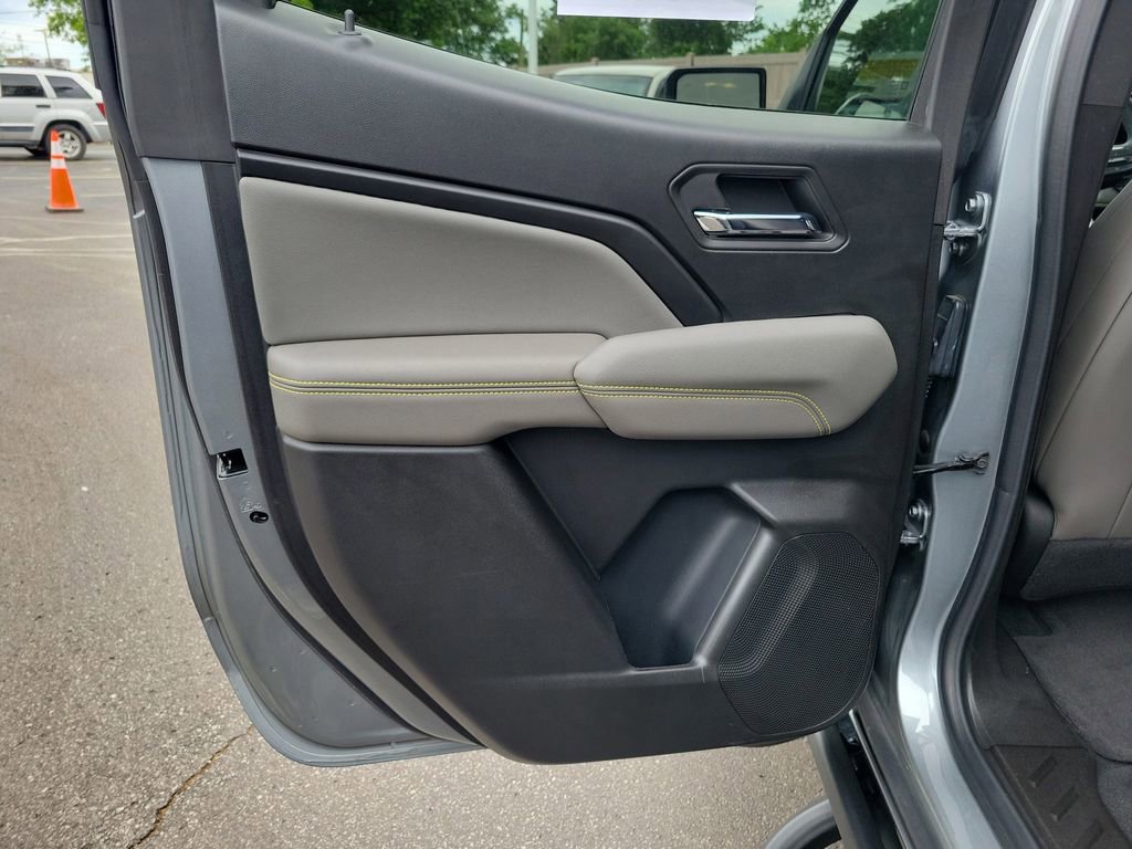 Used 2024 Chevrolet Colorado ZR2 w/ Technology Package AWD/4WD image 18